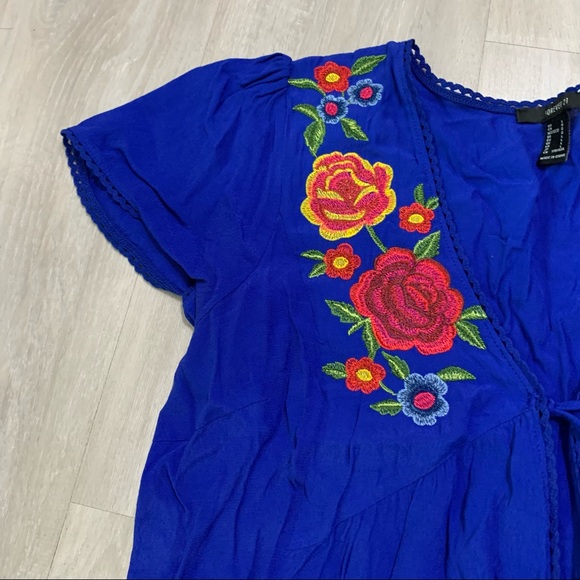 Forever 21 Royal Blue Embroidered Tie Front Top L - Picture 6 of 9